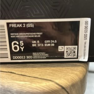 Big Boys Size 6.5Y Freak 2 Basket ball Shoes